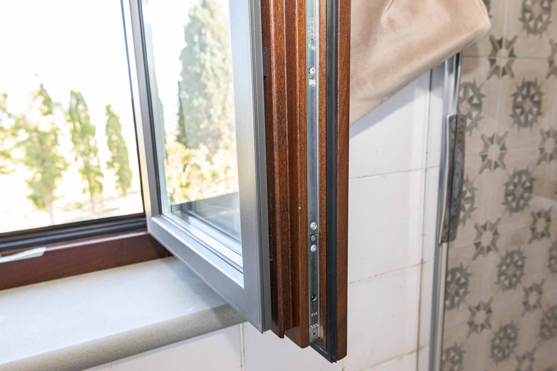B&B Infissi - Montesolaio - Campiglia Marittima